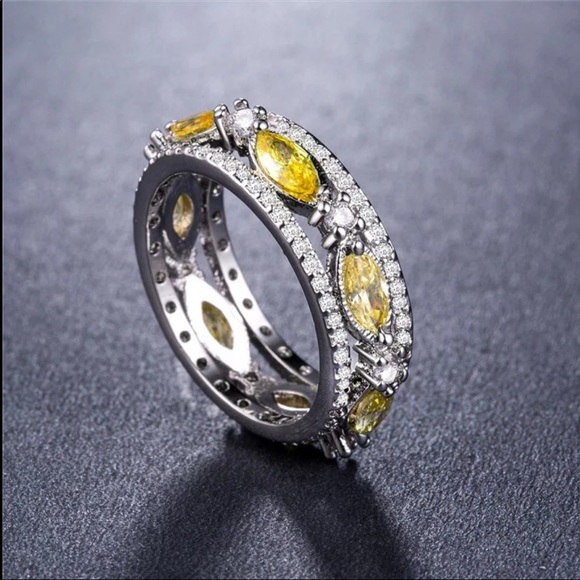 New Luxury 925 Silver Diamond CZ Women’s Ring - Picture 5 of 5